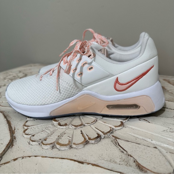Nike Air Max Bella Athletic Shoes - Picture 5 of 6